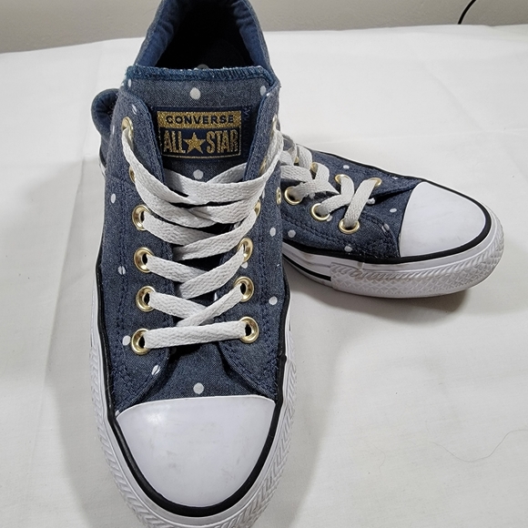 Converse Women’s size 7 Denim Poka Dot Shoes EUC - Picture 10 of 12